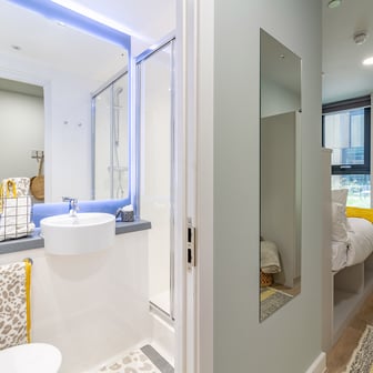 Bronze En Suite - Image 3